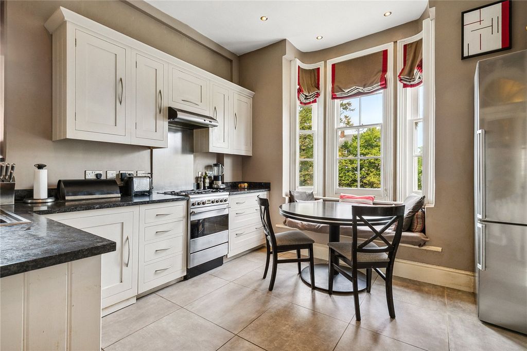 Property photo 3 of 9 Kitchen