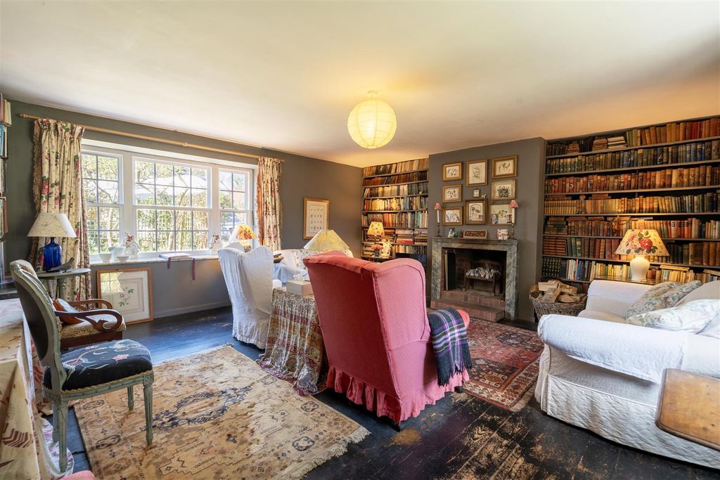 Property photo 2 of 12 Living Room