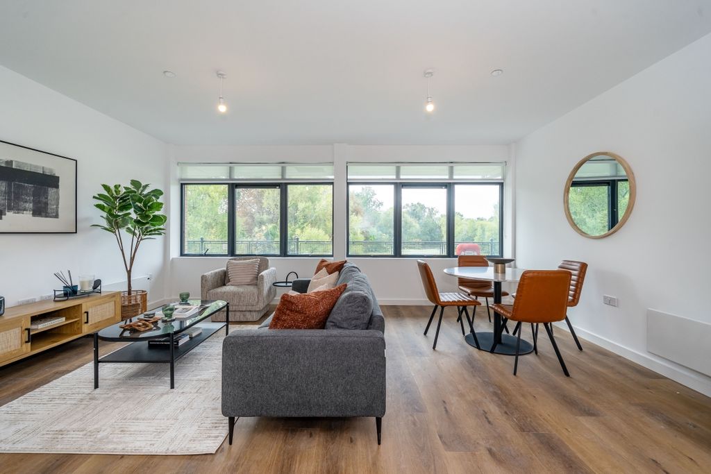 Property photo 2 of 9 6_30_Thecauseway_...
