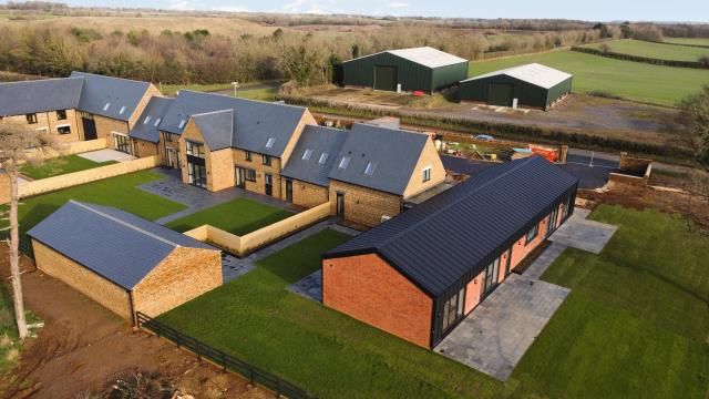 Property photo 1 of 39 External View