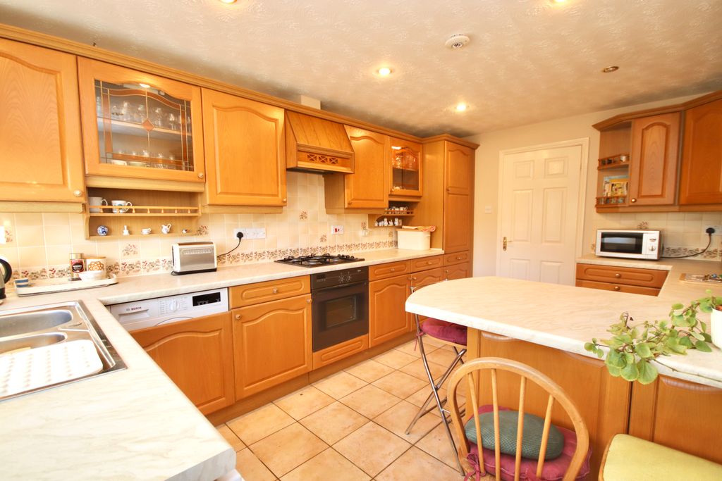 Property photo 2 of 16