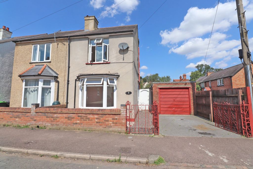 Property photo 1 of 11