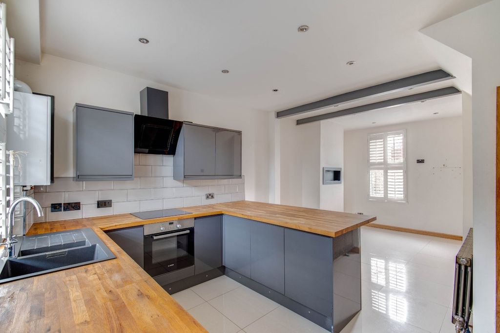 Property photo 2 of 9 Picture No. 06