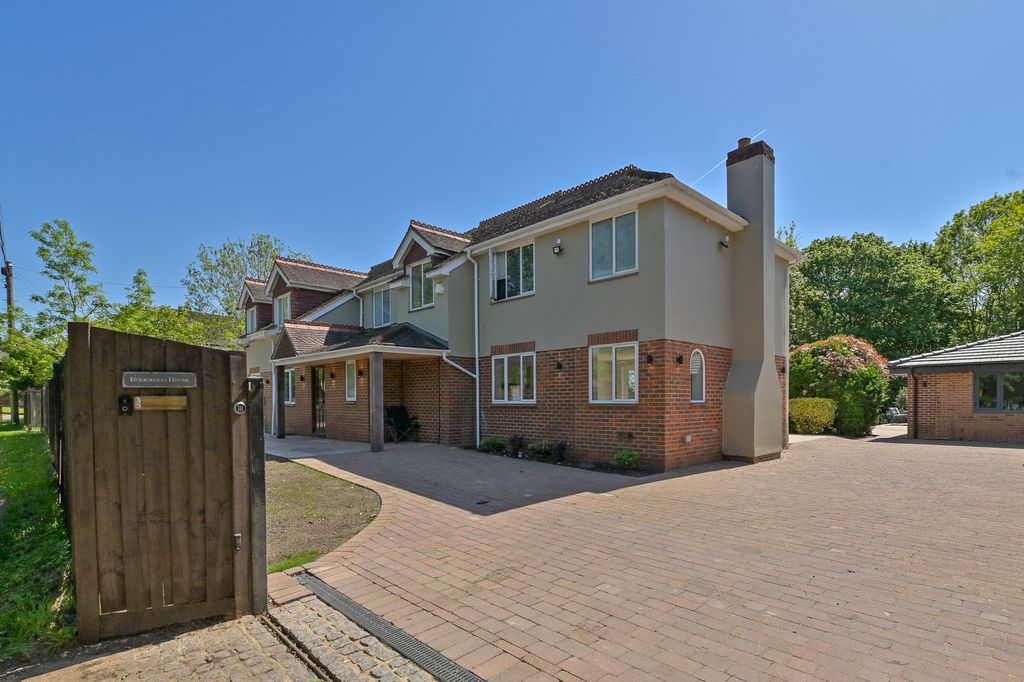 Property photo 1 of 25