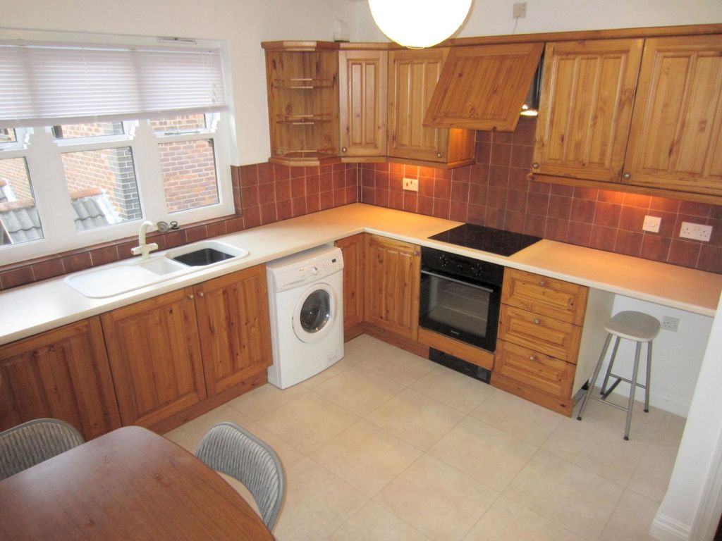 Property photo 2 of 6 Kitchen