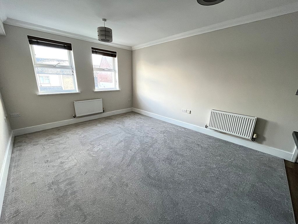 Property photo 2 of 6 Lounge