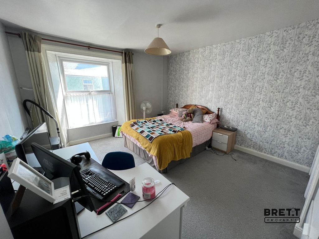 Additional image 5 of 1 bed flat for saleFlat 3, 19 London Road, Pembroke Dock SA72