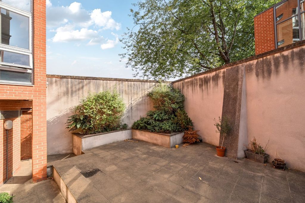 Property photo 3 of 14 Picture No. 01