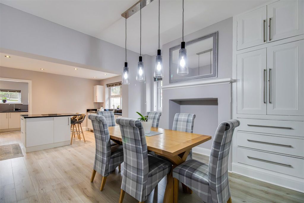 Property photo 3 of 26 Dining Room