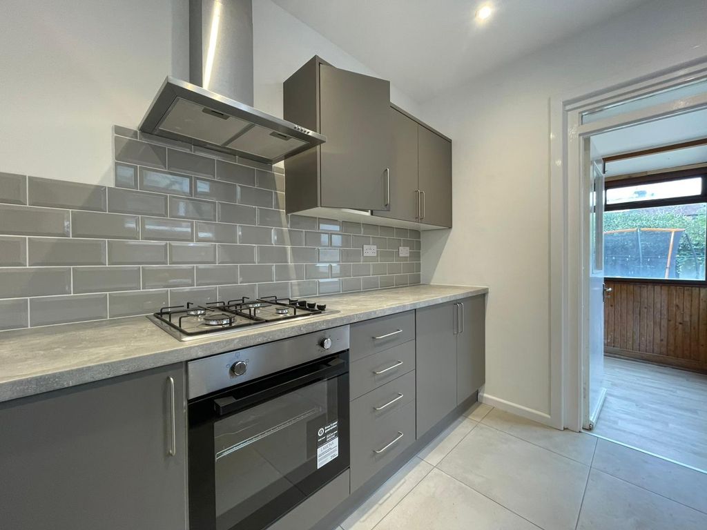 Property photo 3 of 26 Photo 8