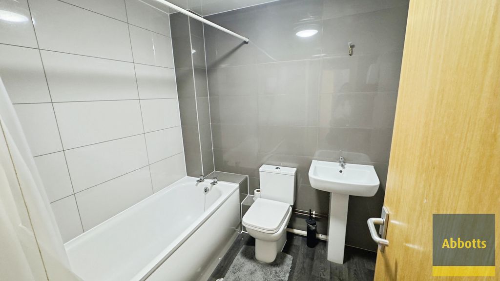 Property photo 3 of 4