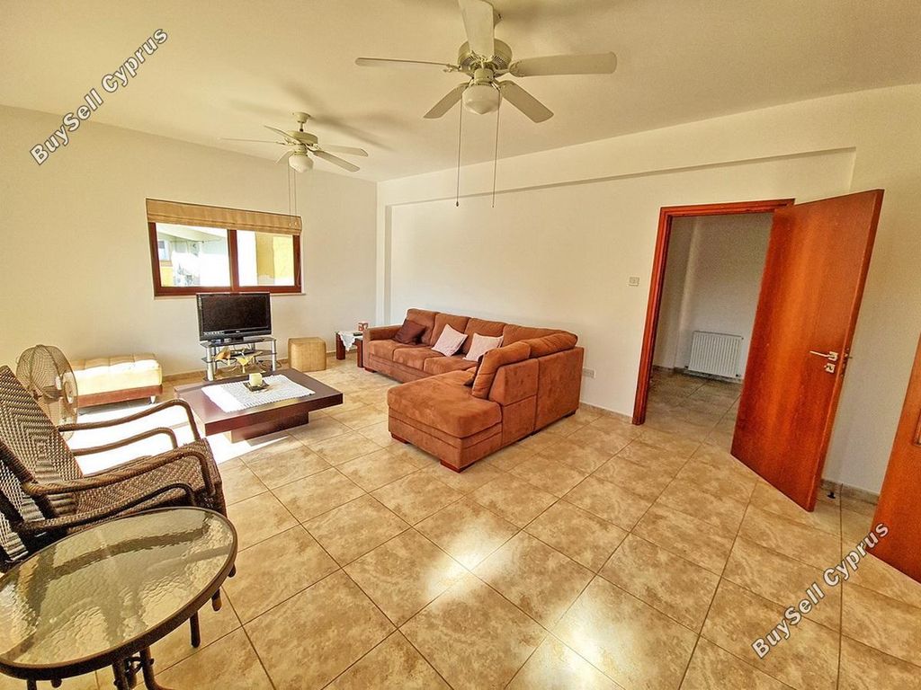 Property photo 2 of 39
