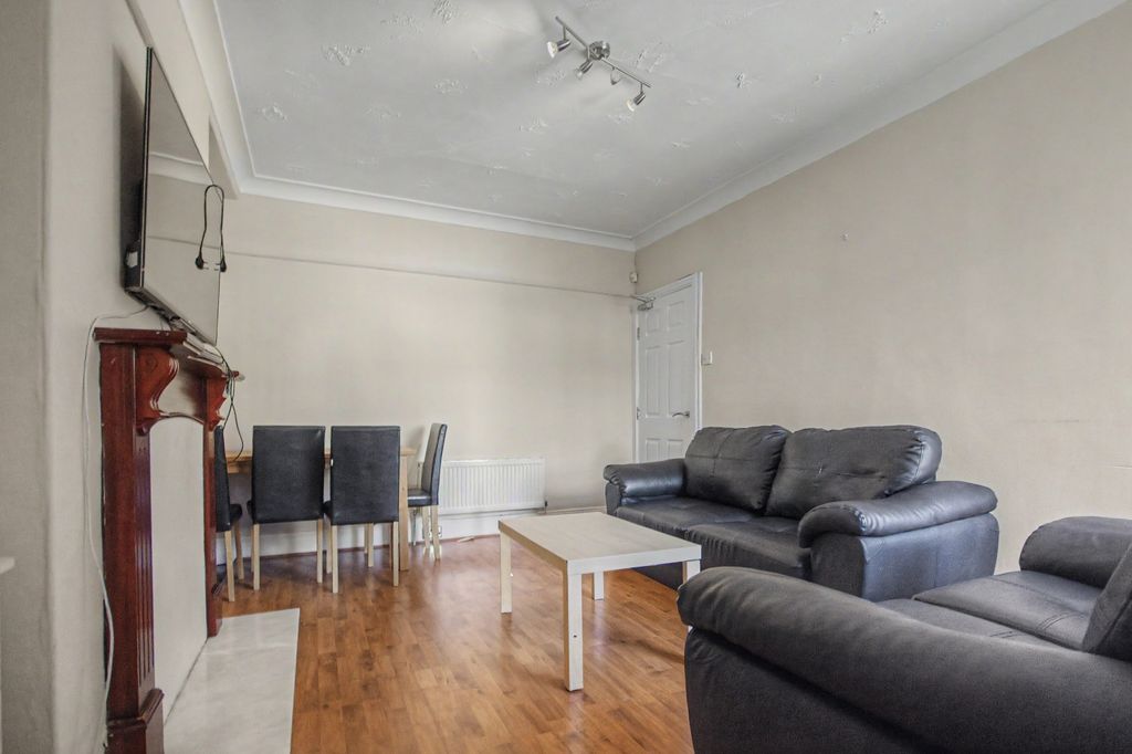 Property photo 2 of 12 Img_3059