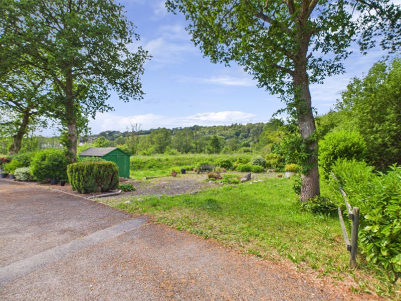 Property photo 1 of 7 Photo 5