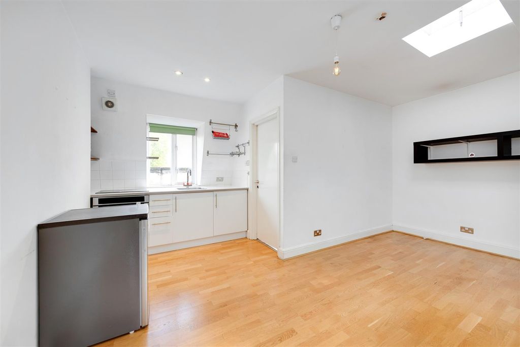 Property photo 3 of 11 54450 Hi Res (6).Jpg