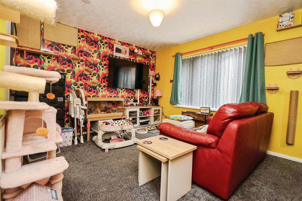Property photo 2 of 9