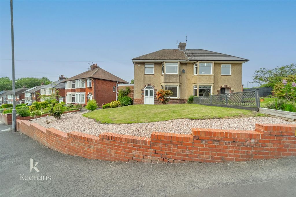 Property photo 1 of 32