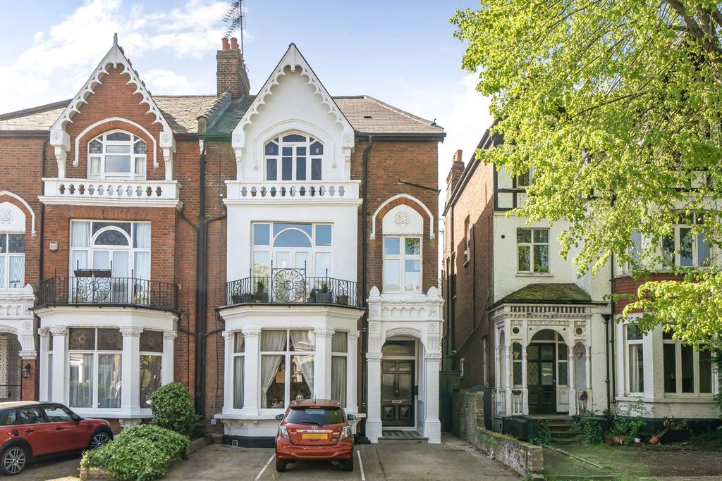 Property photo 2 of 10