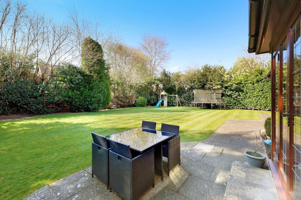 Property photo 3 of 22 Picture No. 04
