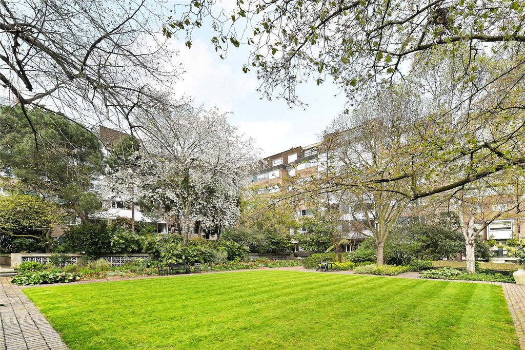 Property photo 2 of 8 Picture No. 21