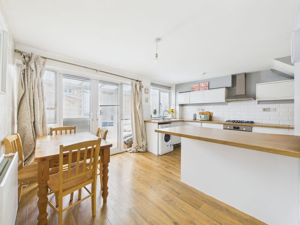 Property photo 3 of 13 Dining/Kitchen