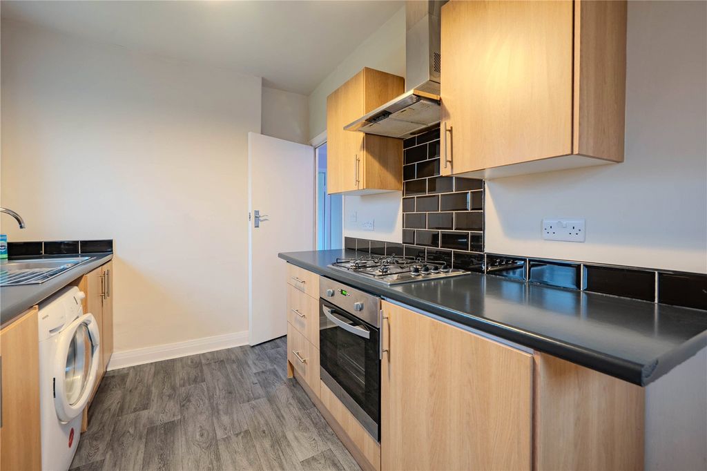 Property photo 2 of 9 Picture No. 04