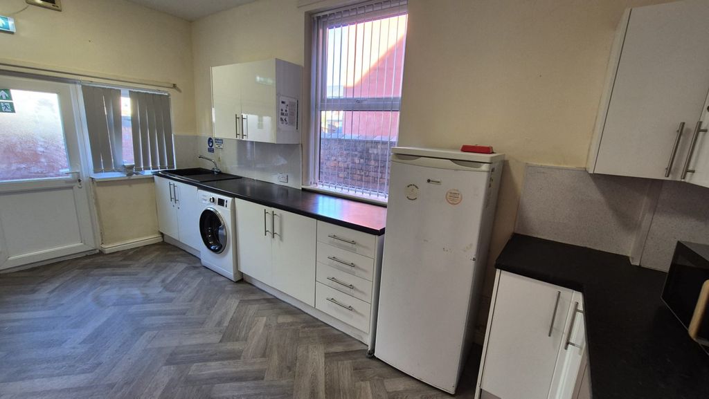 Property photo 2 of 12 Gallery