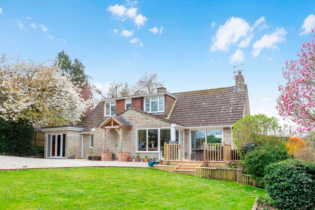 Property photo 1 of 24