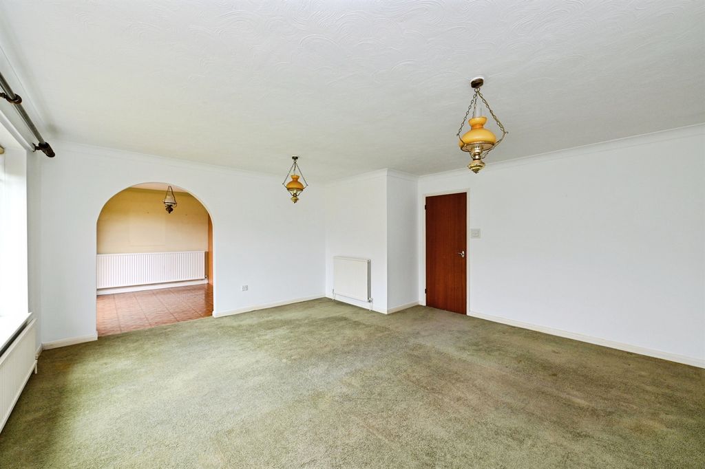 Property photo 3 of 20