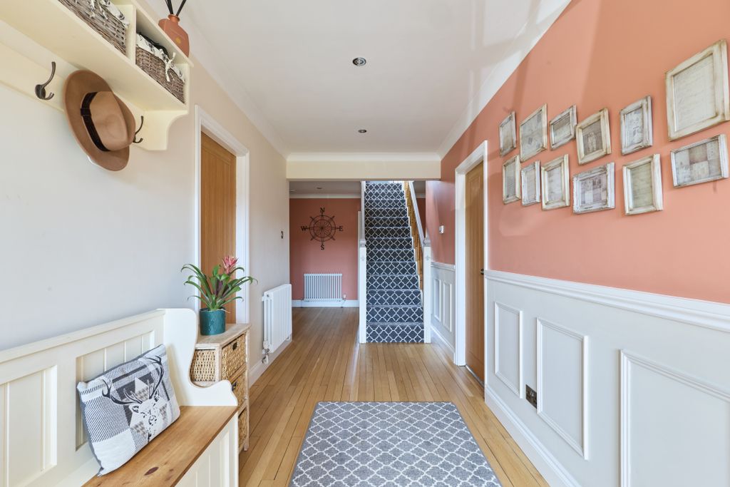 Property photo 3 of 35