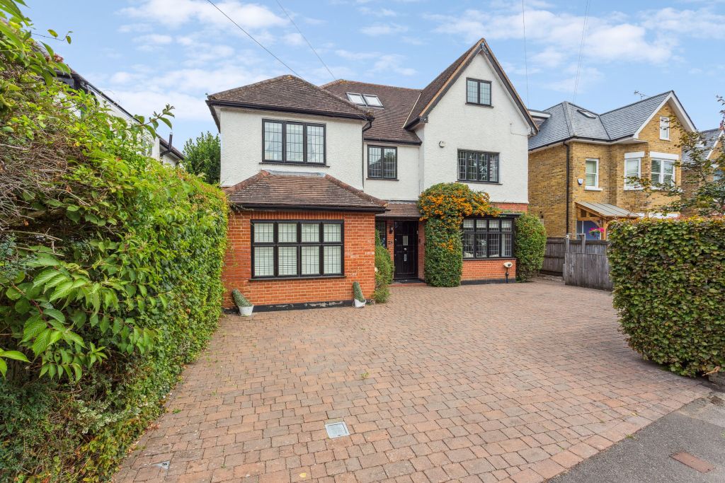 Property photo 1 of 27