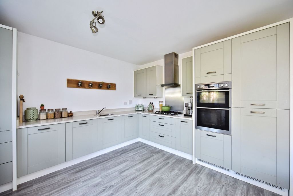 Property photo 2 of 20 Fbb_7882