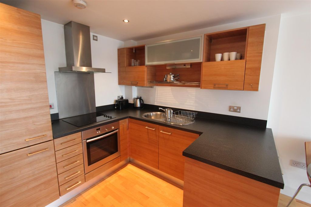 Property photo 2 of 7 Kitchen.Jpg