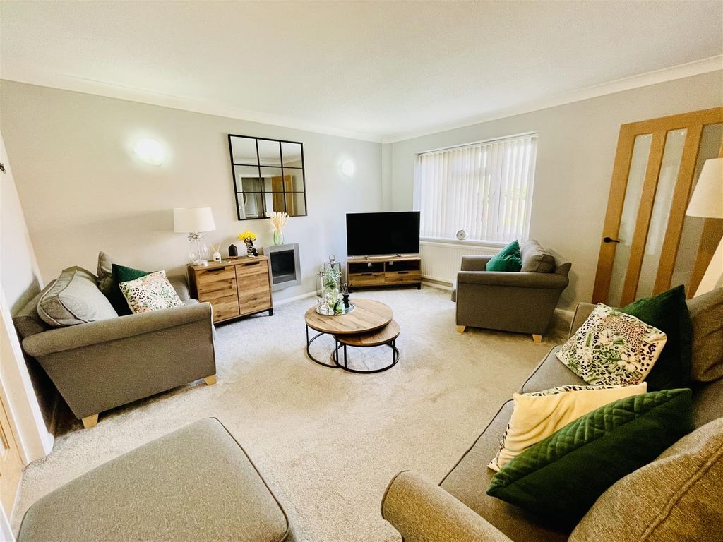 Property photo 3 of 18