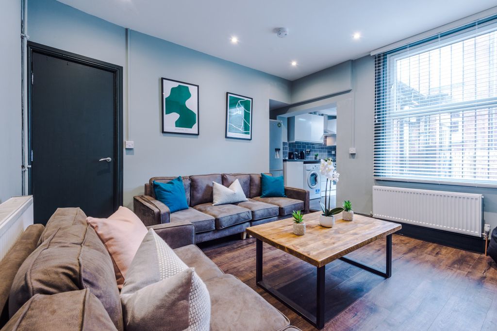 Property photo 1 of 15 Photo 0