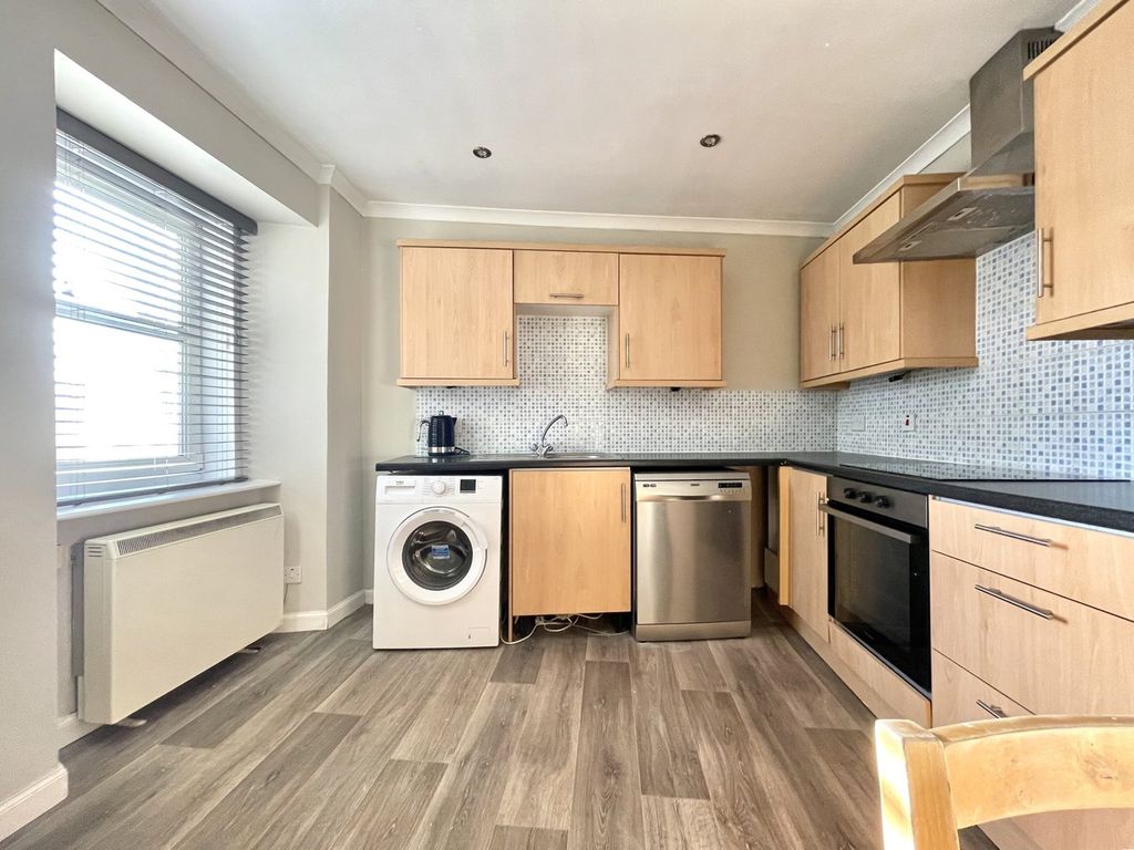 Property photo 3 of 24