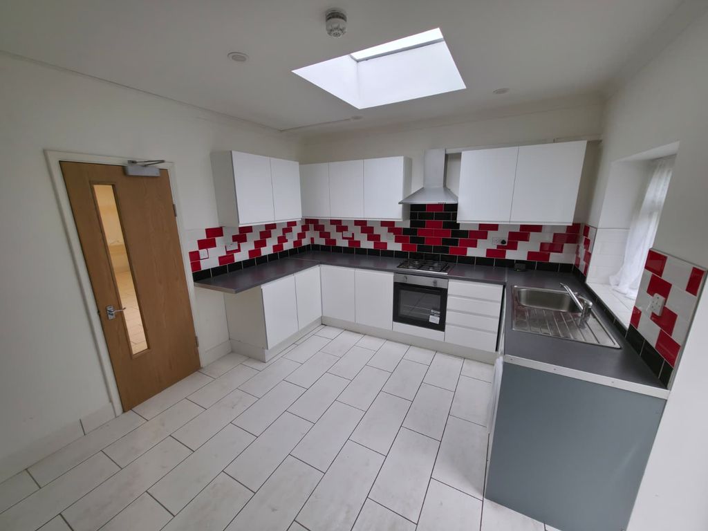 Property photo 2 of 24