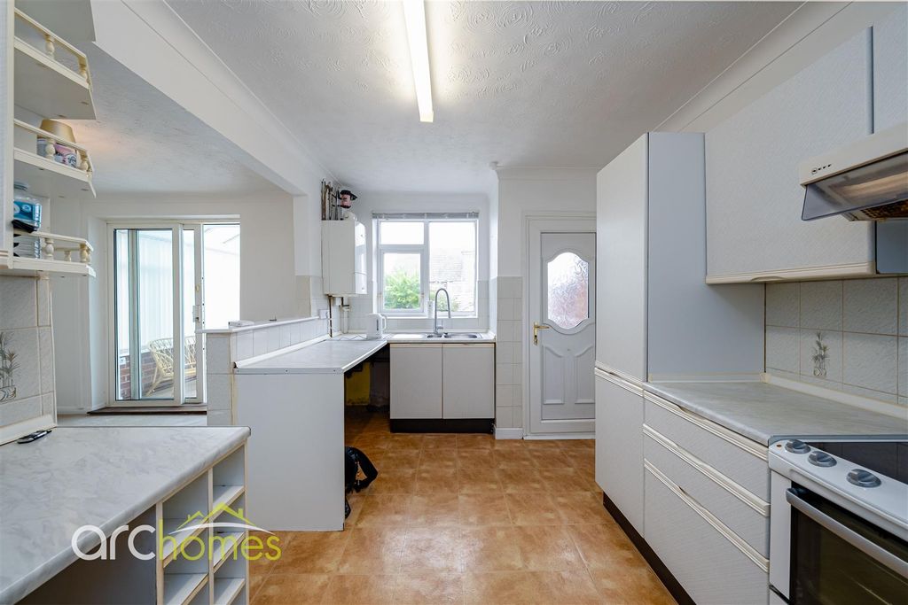 Property photo 3 of 19 Ruabon-15.Jpg