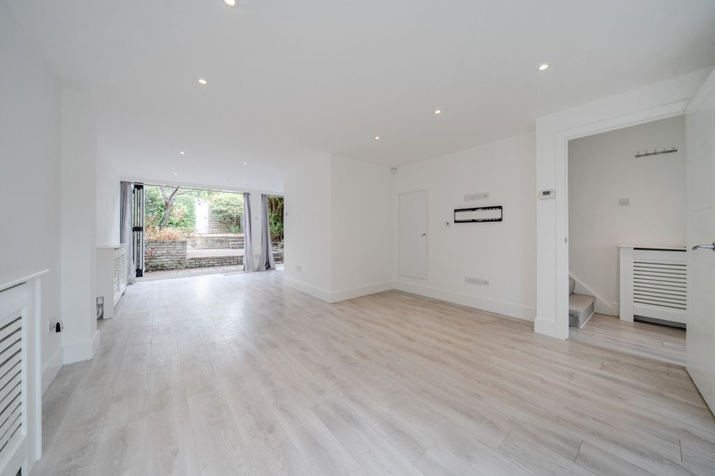 Property photo 1 of 20 1-6A748497588Df-1...