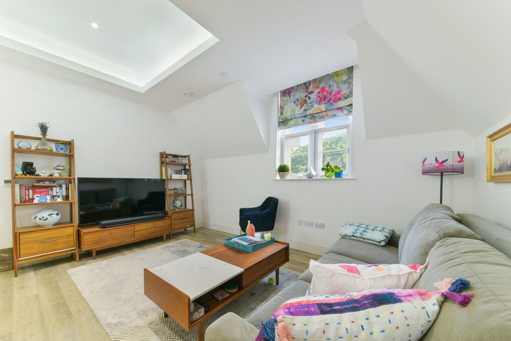 Property photo 3 of 11