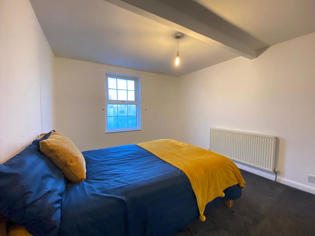 Property photo 2 of 8 Photo