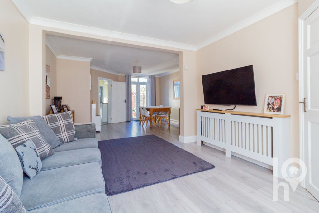 Property photo 1 of 12 Photo 3