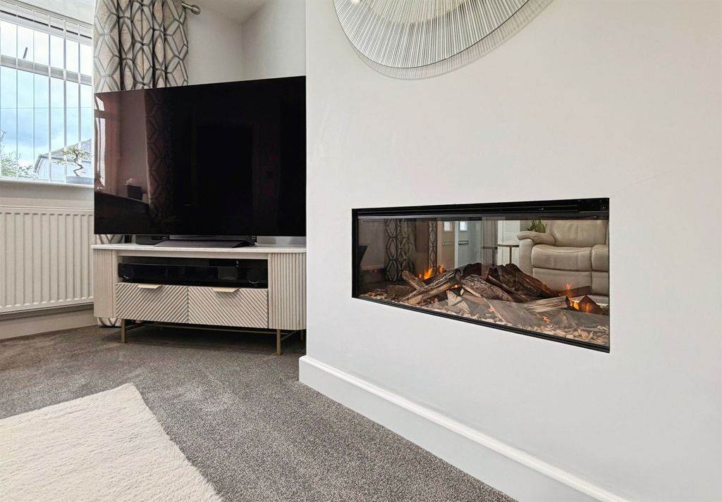 Property photo 3 of 27