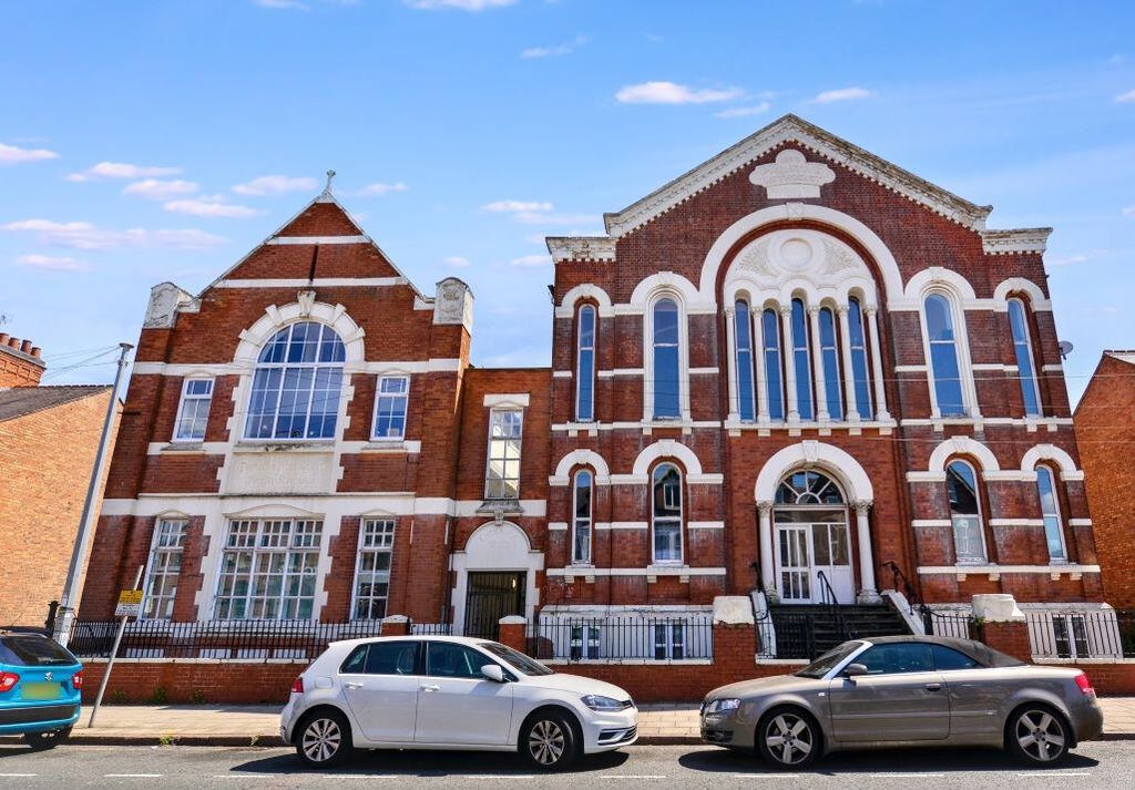 Property photo 1 of 1 Front (Exterior)