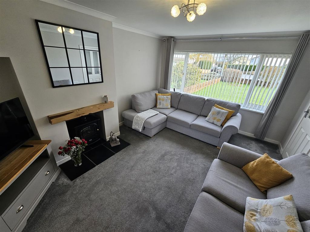 Property photo 2 of 26