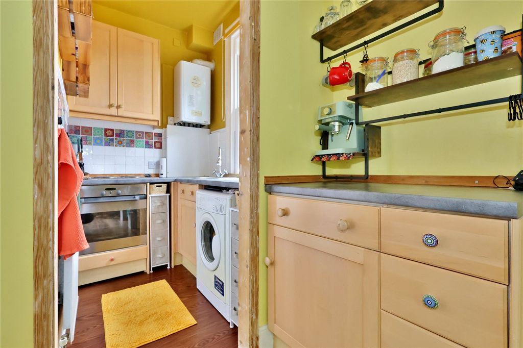 Additional image 10 of 1 bed flat for saleBroomhall Road, Woking, Surrey GU21