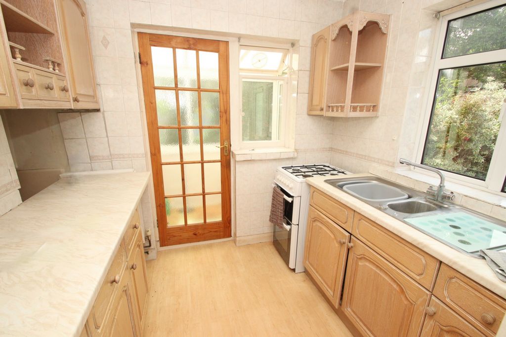 Property photo 3 of 12 Photo 12