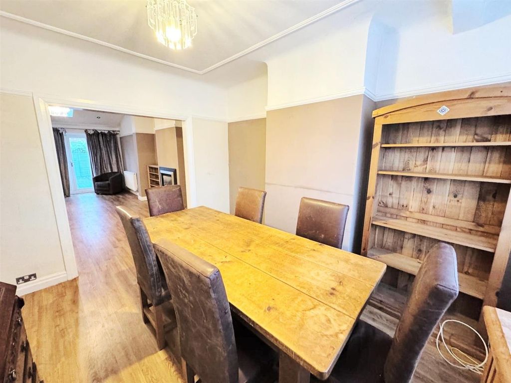 Property photo 2 of 14 Dining Room