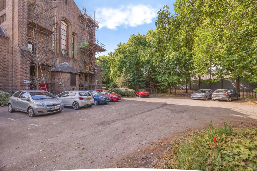 Property photo 1 of 20