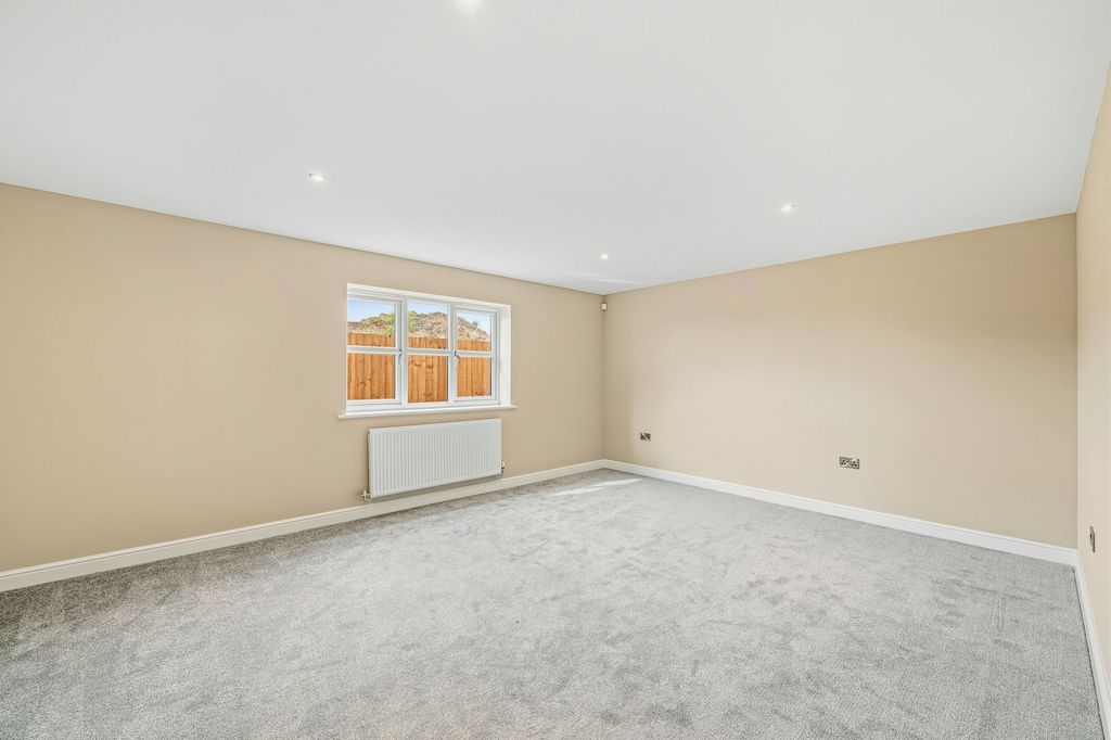 Additional image 11 of 5 bed detached bungalow for saleCleveland Avenue, North Hykeham LN6